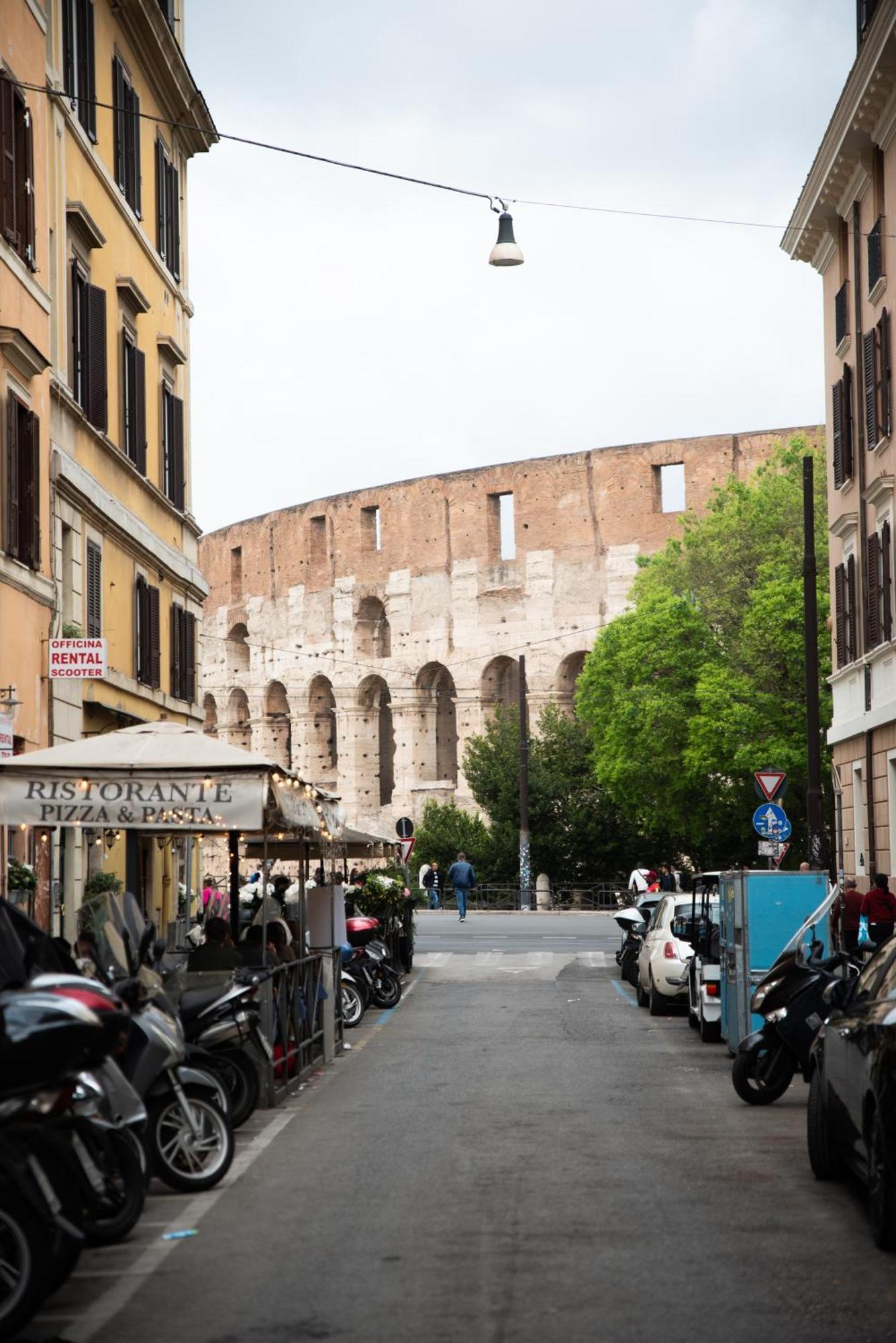 Apartment Oliviero - Colosseum View With Terrace Rom